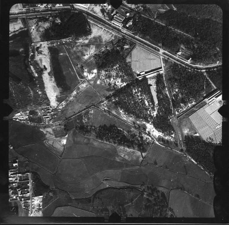 [Fotografia aérea da cidade do Porto : 1939-1940 : fiada 3, n.º 983]