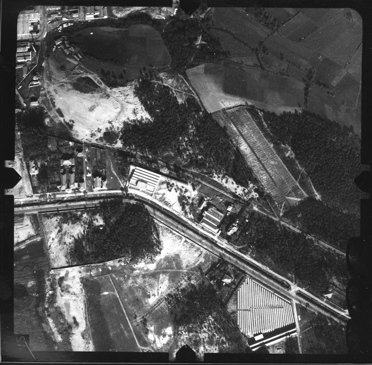 [Fotografia aérea da cidade do Porto : 1939-1940 : fiada 3, n.º 985]