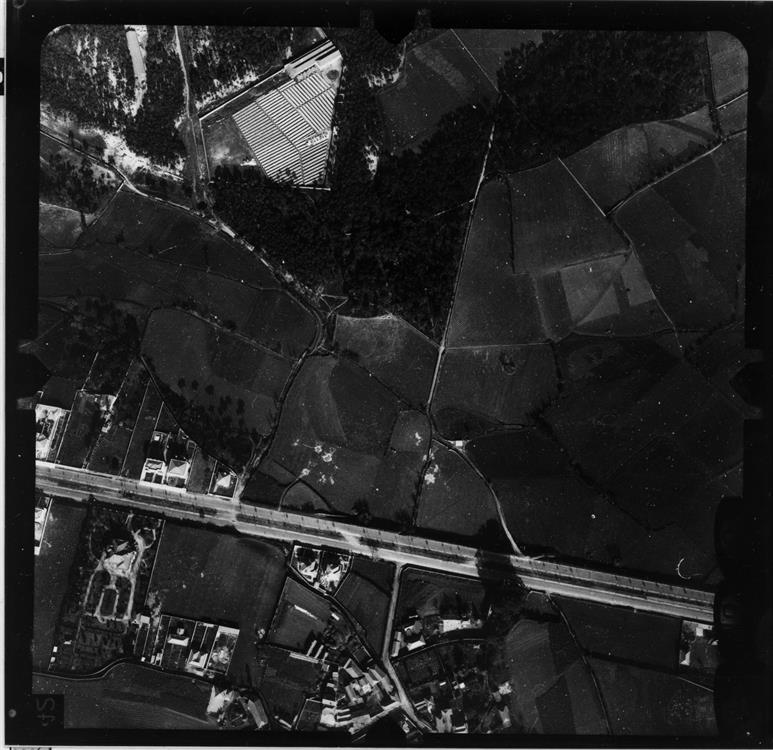 [Fotografia aérea da cidade do Porto : 1939-1940 : fiada 4, n.º 002]