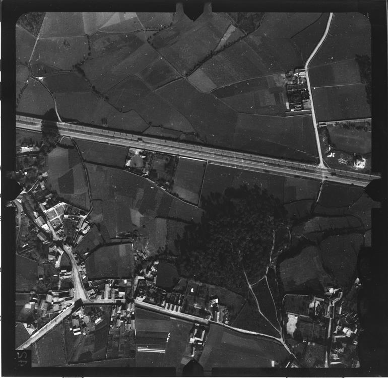 [Fotografia aérea da cidade do Porto : 1939-1940 : fiada 5, n.º 018]