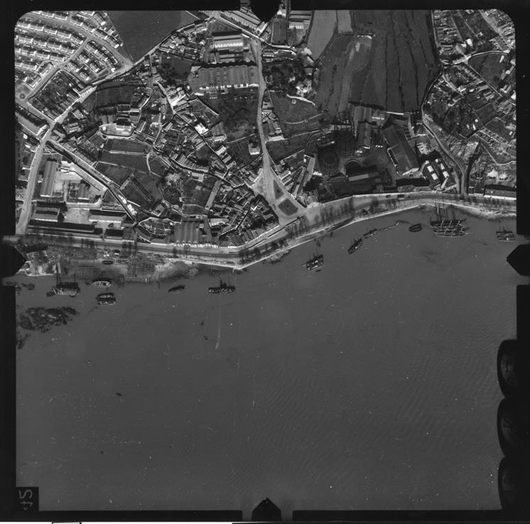 [Fotografia aérea da cidade do Porto : 1939-1940 : fiada 10, n.º 127]