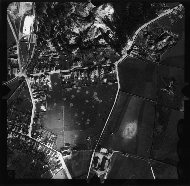 [Fotografia aérea da cidade do Porto : 1939-1940 : fiada 11, n.º 175]