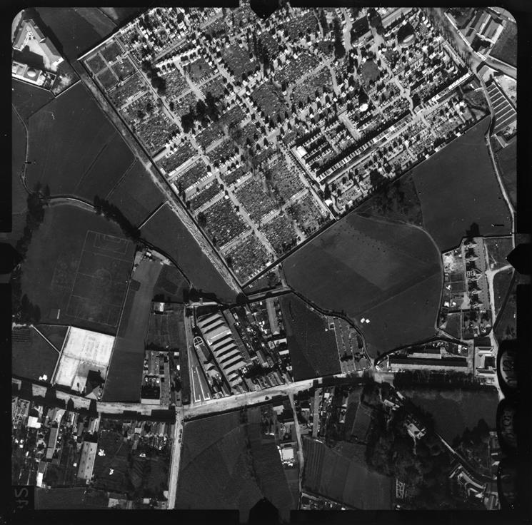 [Fotografia aérea da cidade do Porto : 1939-1940 : fiada 14, n.º 235]