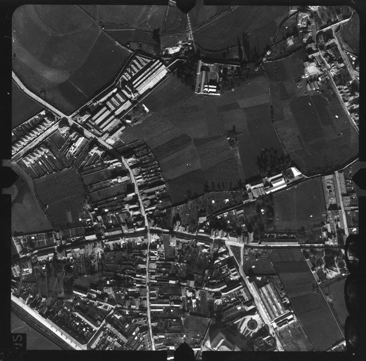 [Fotografia aérea da cidade do Porto : 1939-1940 : fiada 14, n.º 243]