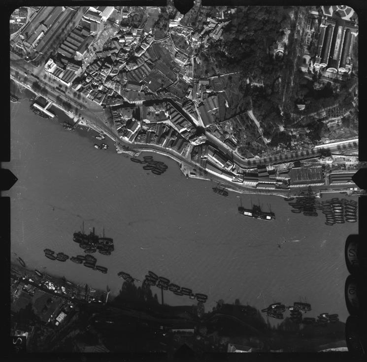 [Fotografia aérea da cidade do Porto : 1939-1940 : fiada 15, n.º 255]