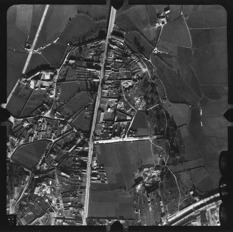 [Fotografia aérea da cidade do Porto : 1939-1940 : fiada 18A, n.º 399]
