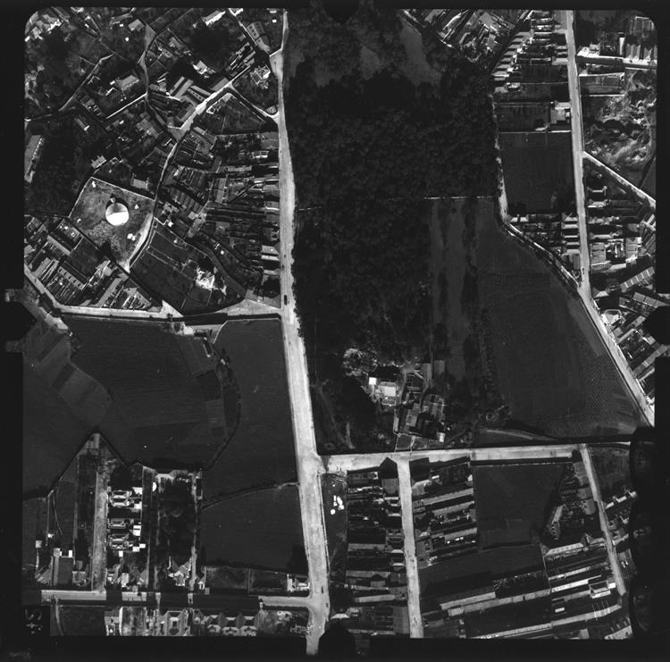 [Fotografia aérea da cidade do Porto : 1939-1940 : fiada 20, n.º 449]