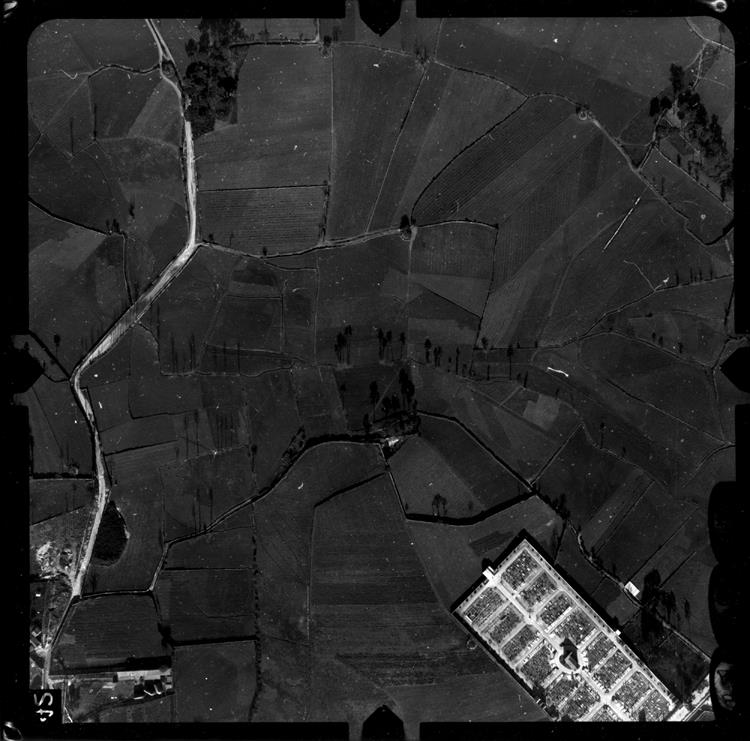 [Fotografia aérea da cidade do Porto : 1939-1940 : fiada 21, n.º 487]