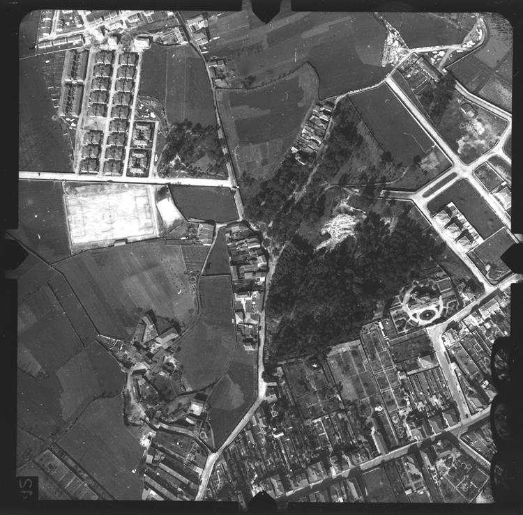 [Fotografia aérea da cidade do Porto : 1939-1940 : fiada 23, n.º 201]