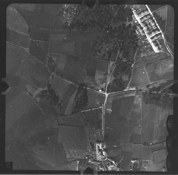 [Fotografia aérea da cidade do Porto : 1939-1940 : fiada 23, n.º 207]