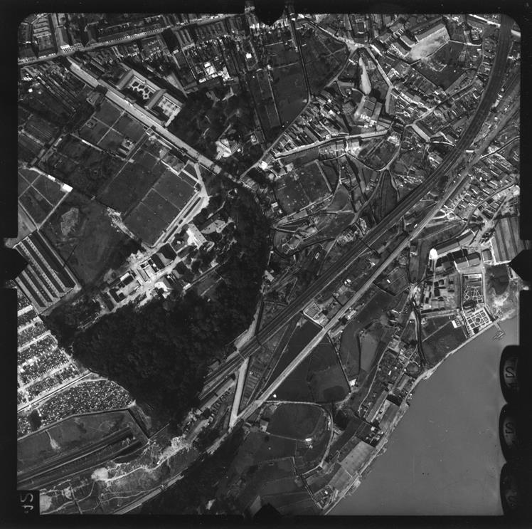 [Fotografia aérea da cidade do Porto : 1939-1940 : fiada 24, n.º 222]