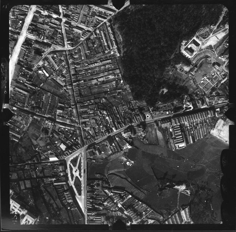 [Fotografia aérea da cidade do Porto : 1939-1940 : fiada 24, n.º 232]