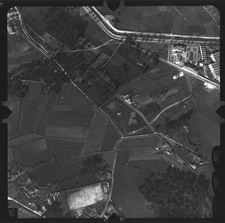 [Fotografia aérea da cidade do Porto : 1939-1940 : fiada 24, n.º 246]