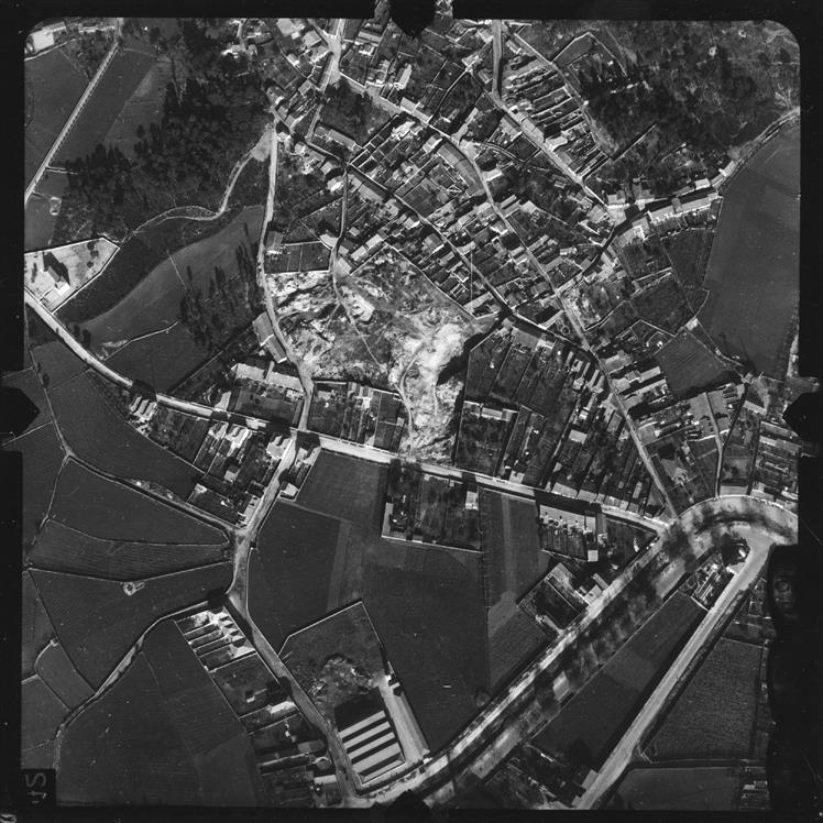 [Fotografia aérea da cidade do Porto : 1939-1940 : fiada 24A, n.º 582]