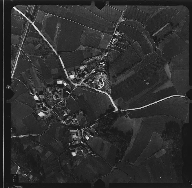 [Fotografia aérea da cidade do Porto : 1939-1940 : fiada 28, n.º 708]