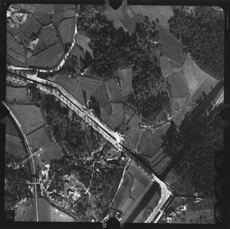 [Fotografia aérea da cidade do Porto : 1939-1940 : fiada 29, n.º 560]