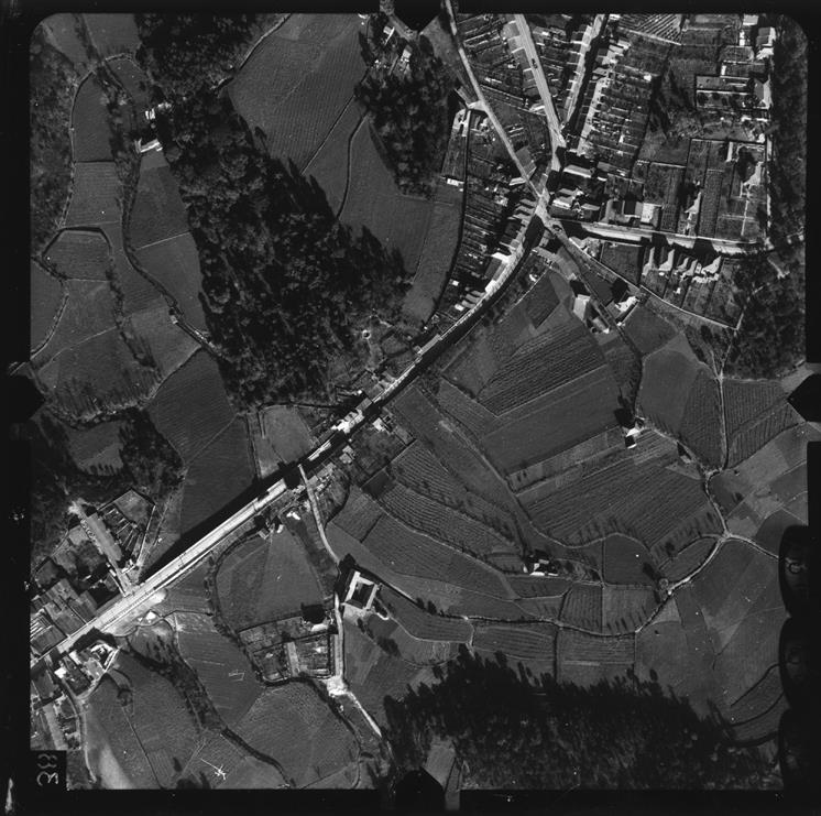 [Fotografia aérea da cidade do Porto : 1939-1940 : fiada 30, n.º 530]