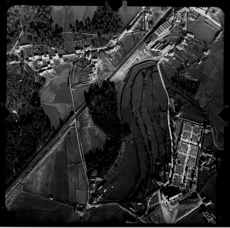 [Fotografia aérea da cidade do Porto : 1939-1940 : fiada 30, n.º 536]