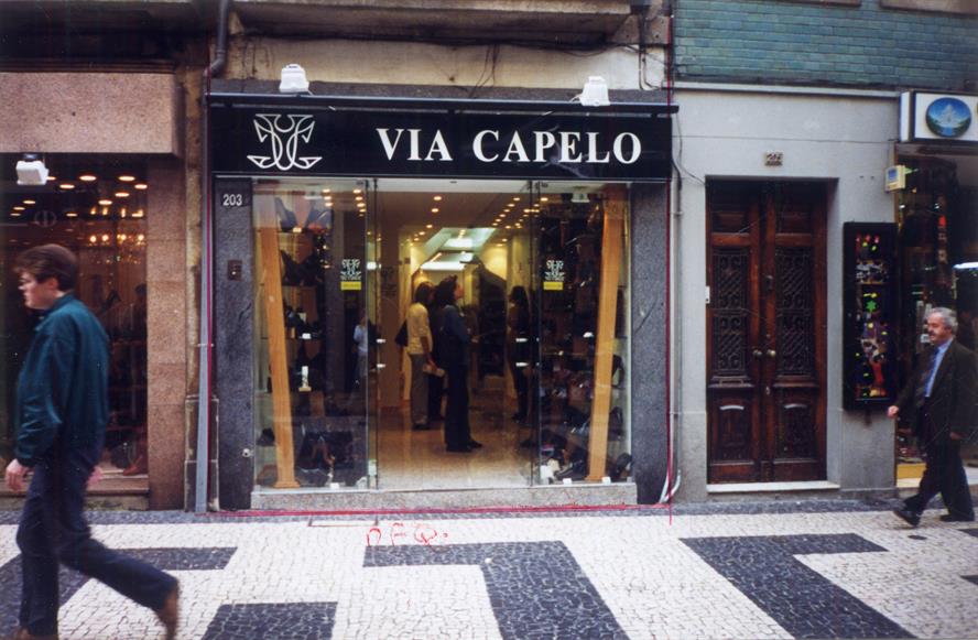 Sapataria Via Capelo, na rua de Cedofeita