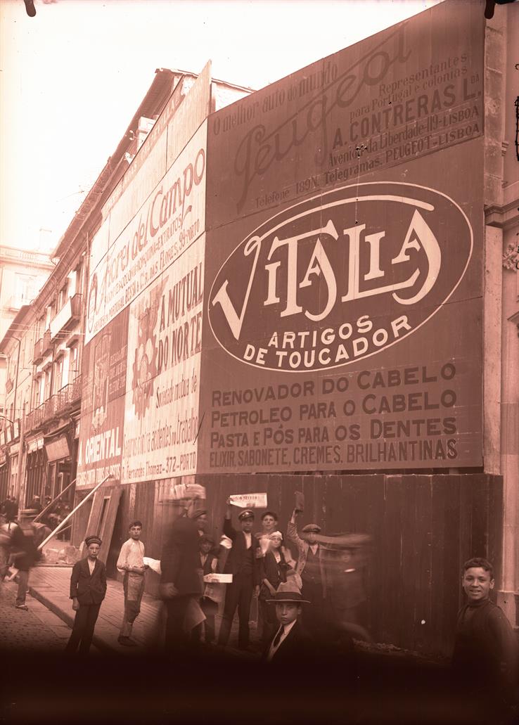 [Propagandas Caldevilla : painéis publicitários : Praça da Liberdade, 132]