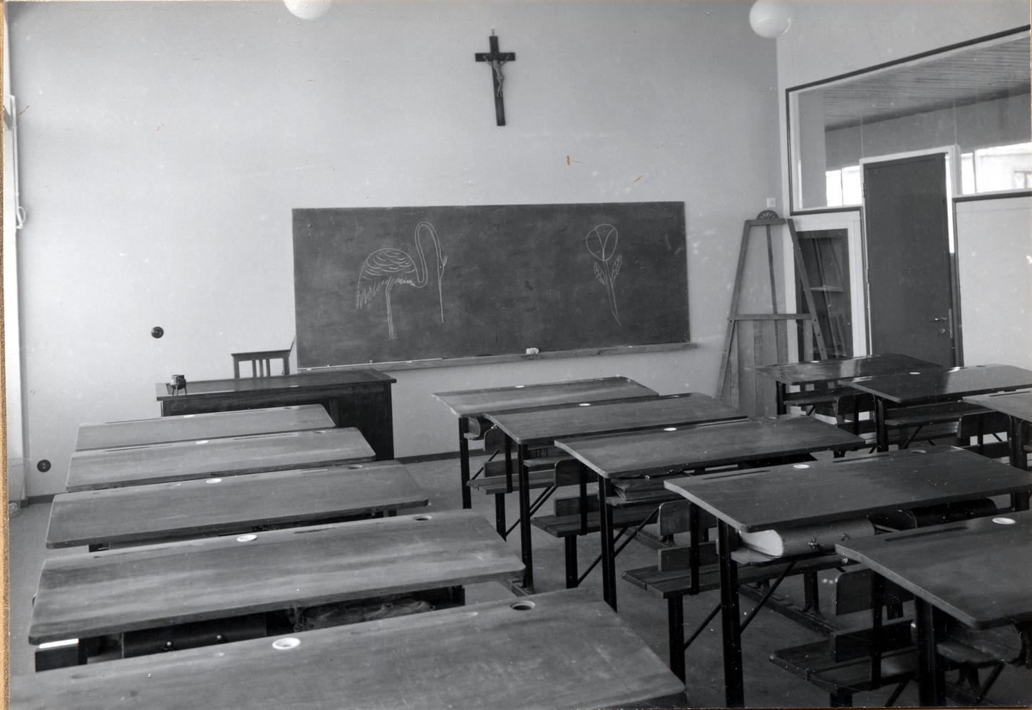 Interior de escola : sala de aula