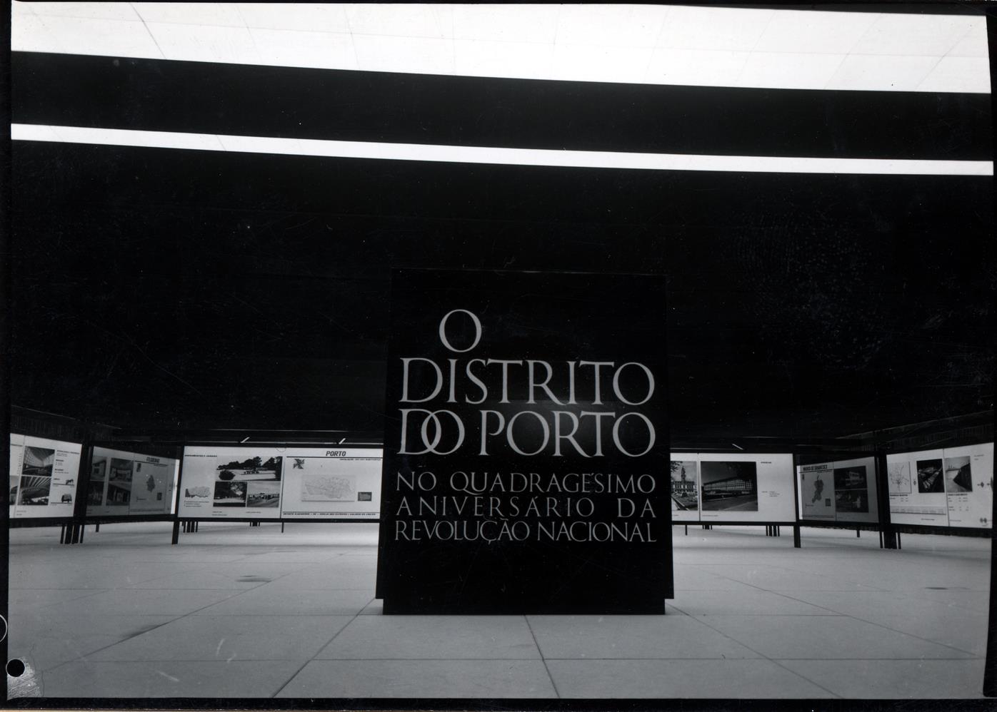 O Distrito do Porto no Quadragésimo aniversário da Revolução Nacional : painel principal