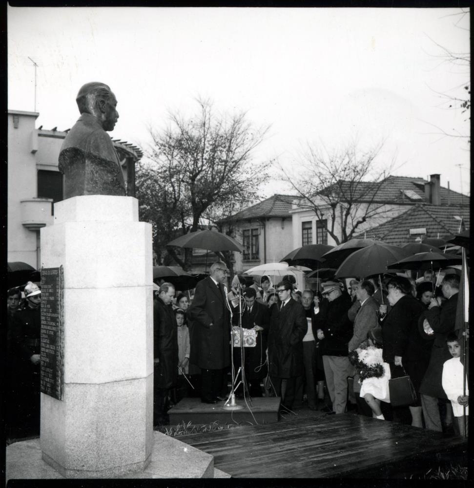 1.º Centenário do nascimento do escritor Antero de Figueiredo : inauguração do monumento