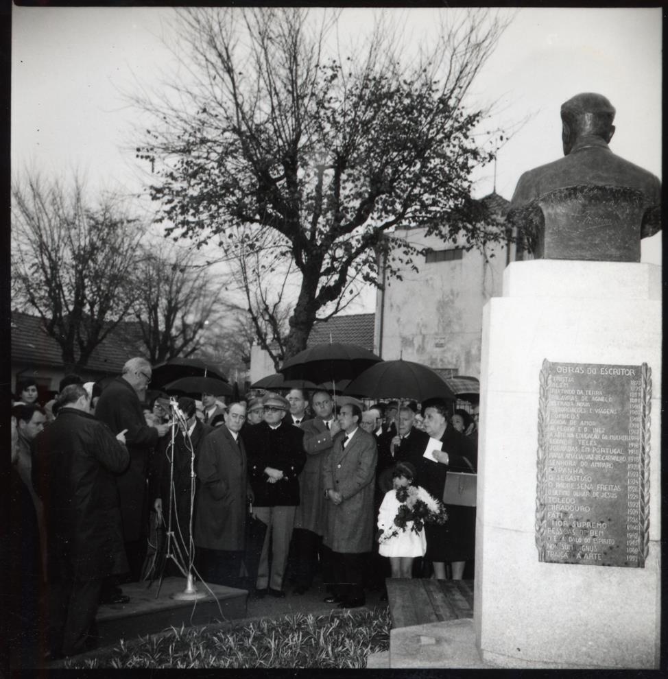1.º Centenário do nascimento do escritor Antero de Figueiredo : inauguração do monumento