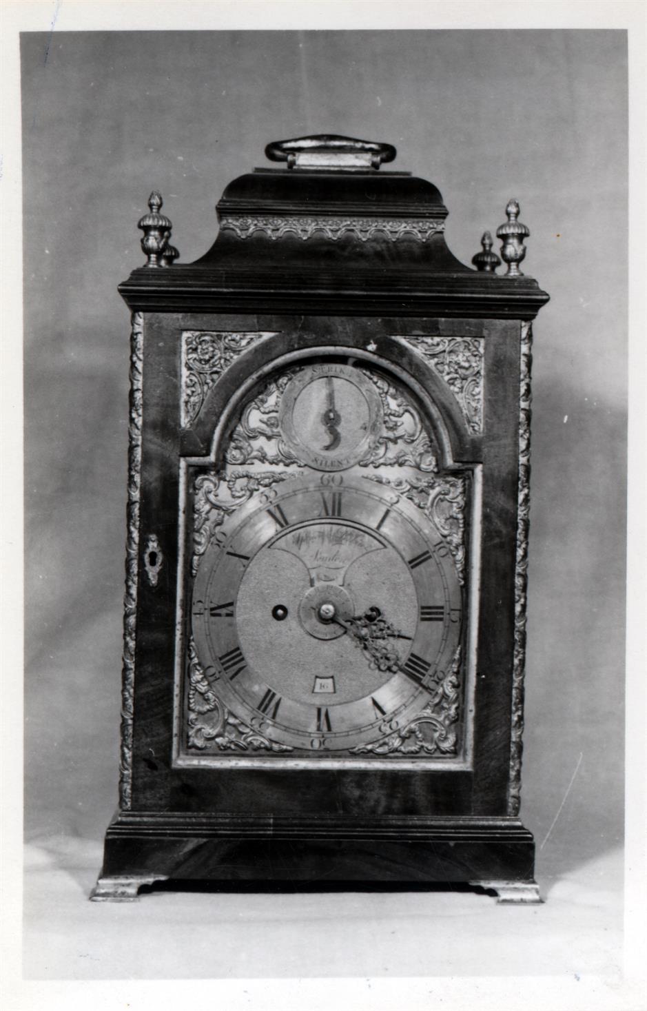 Exposição de relógios do século XVI ao XIX : relógios de caixa