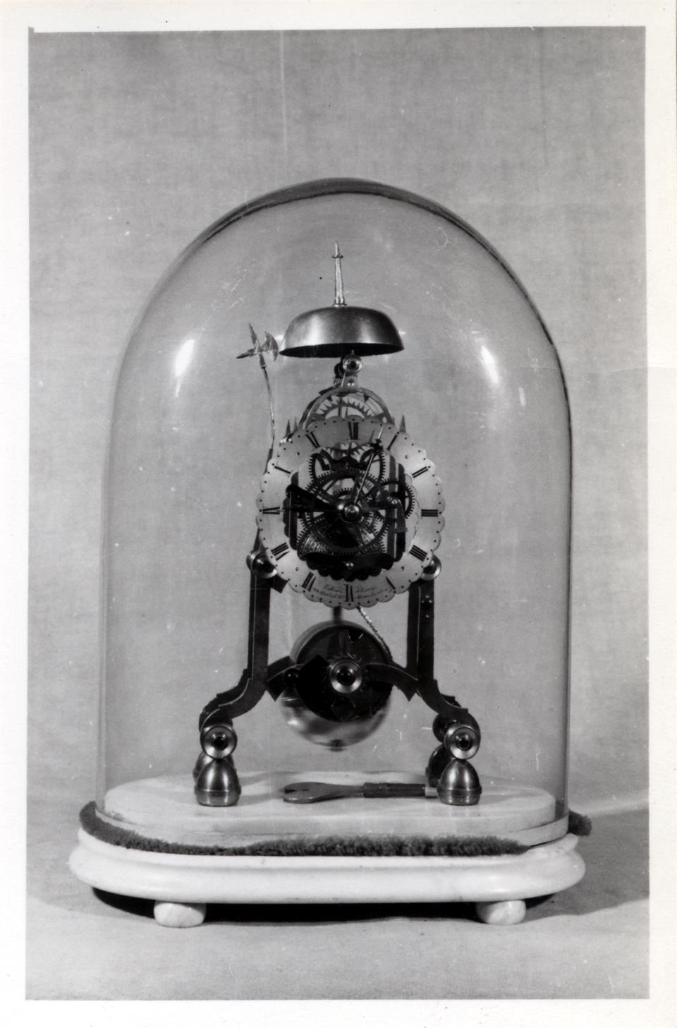 Exposição de relógios do século XVI ao XIX : relógios de mesa