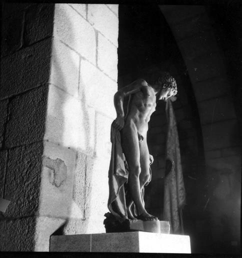 O Porto : exposição permanente da arquitetura do ferro : estátua