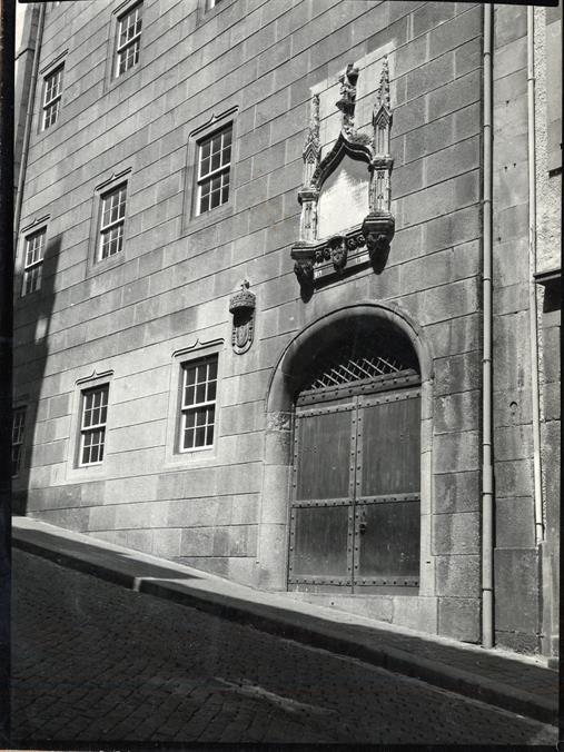 Gabinete de História da Cidade : sessão comemorativa do quadragésimo aniversário da sua fundação : 1936-1976 : a tradicional Casa do Infante
