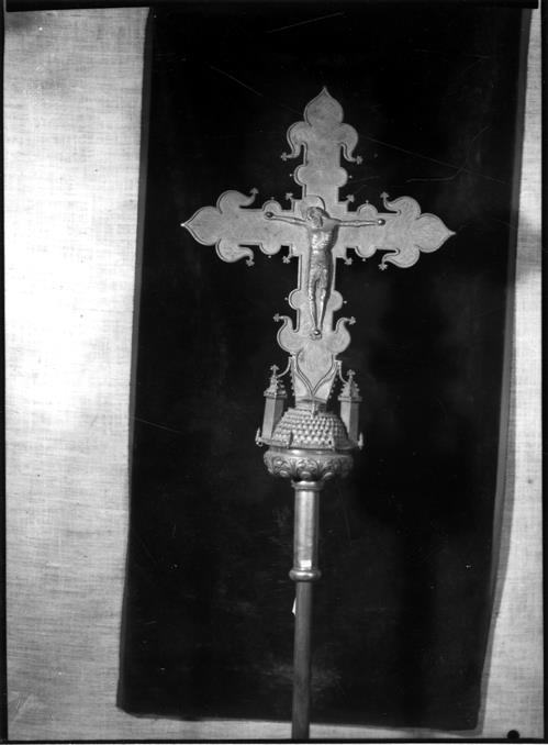 Alfaias litúrgicas da Diocese do Porto : cruzes