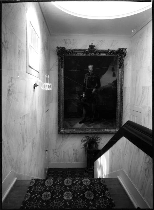 Interiores do Museu da Quinta da Macieirinha : escadaria