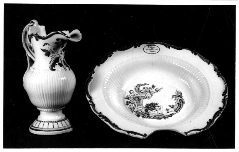 Exposição de cerâmica portuense : séculos XVIII e XIX : jarro e bacia degolados
