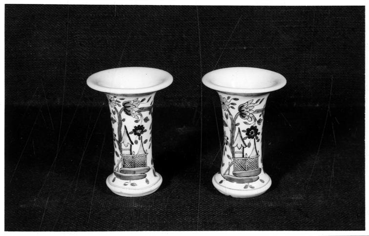 Exposição de cerâmica portuense : séculos XVIII e XIX : par de jarras