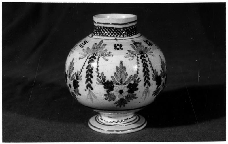 Exposição de cerâmica portuense : séculos XVIII e XIX : jarra