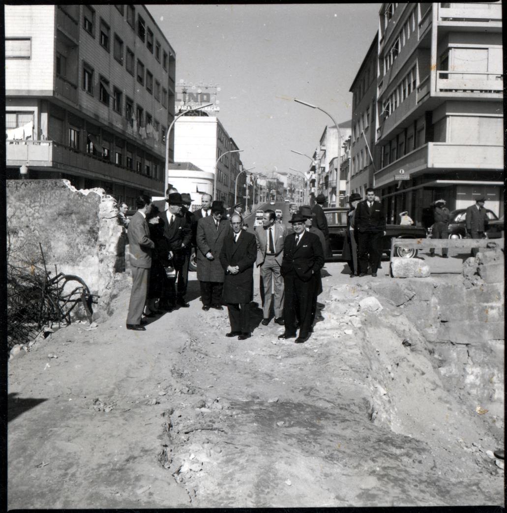 Visita da Presidência e Vereação a obras em curso : prolongamento da Rua Fonseca Cardoso