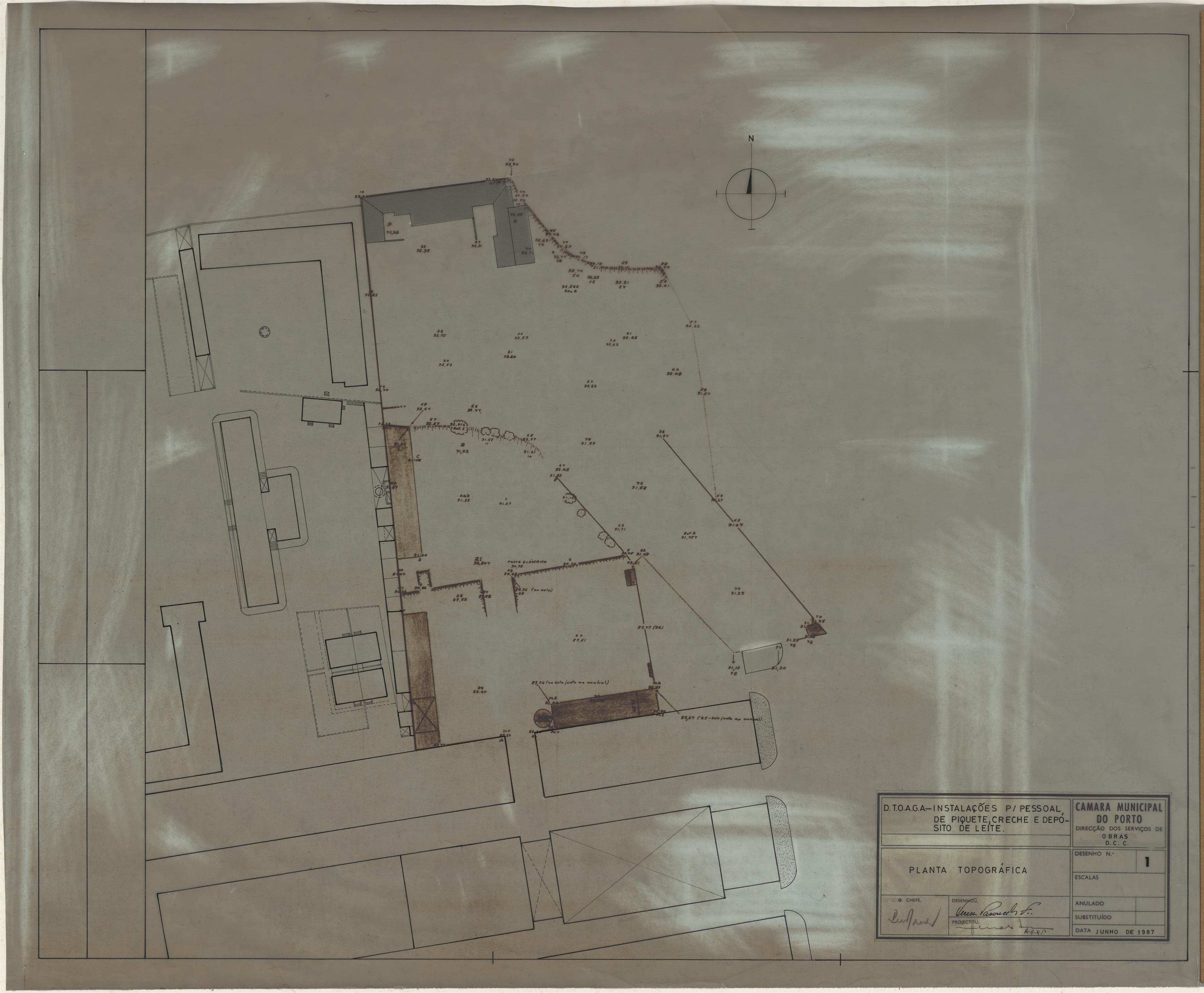 DTOAGA : instalações para pessoal de piquete : creche e depósito de leite : topográficas