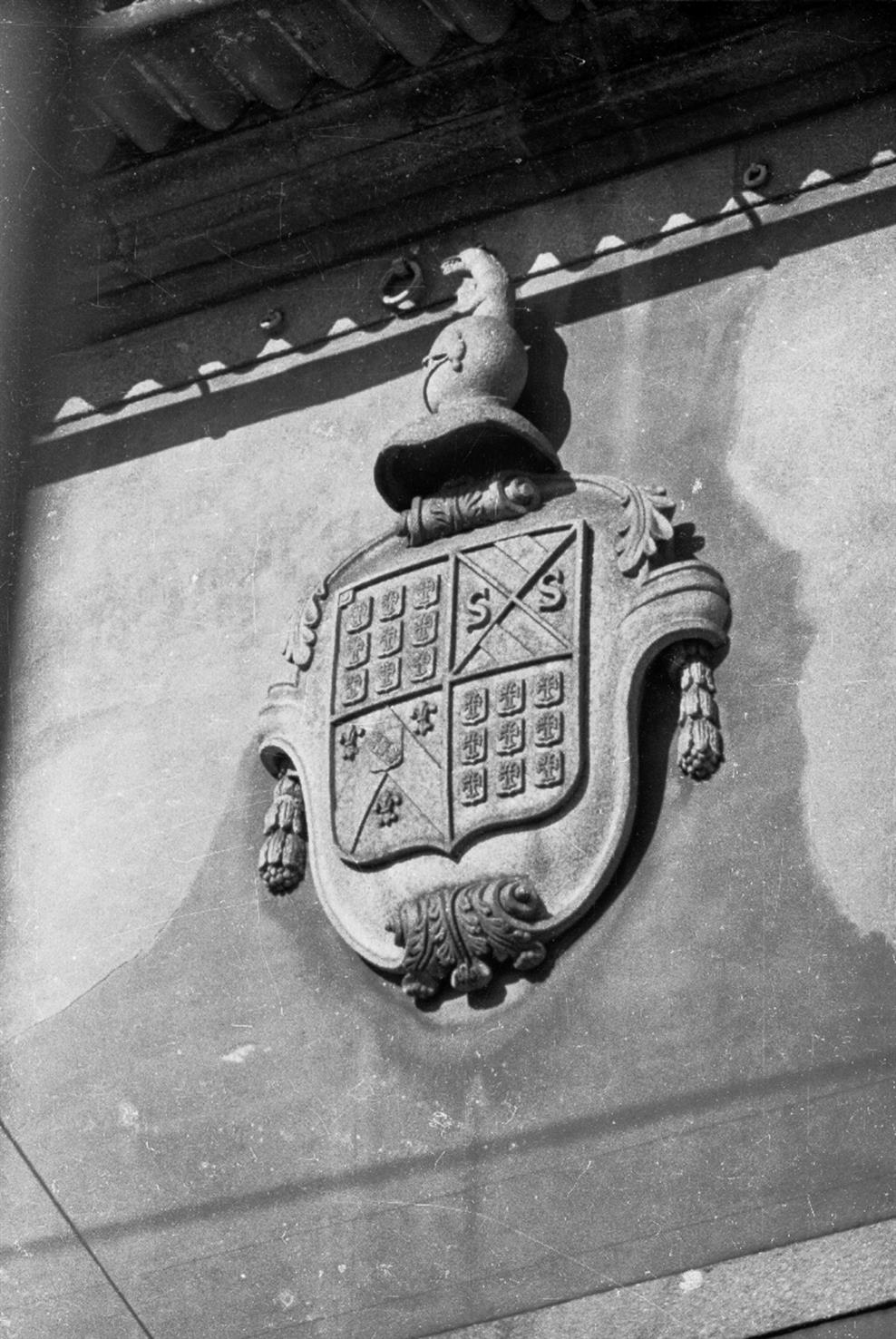 [Porto : brasão dos Moreiras, Furtados-de-Mendonça e Aranhas]