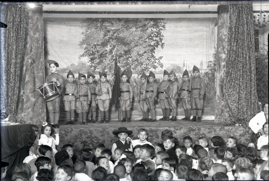 [Escola Infantil nº.1: festa de Natal ]