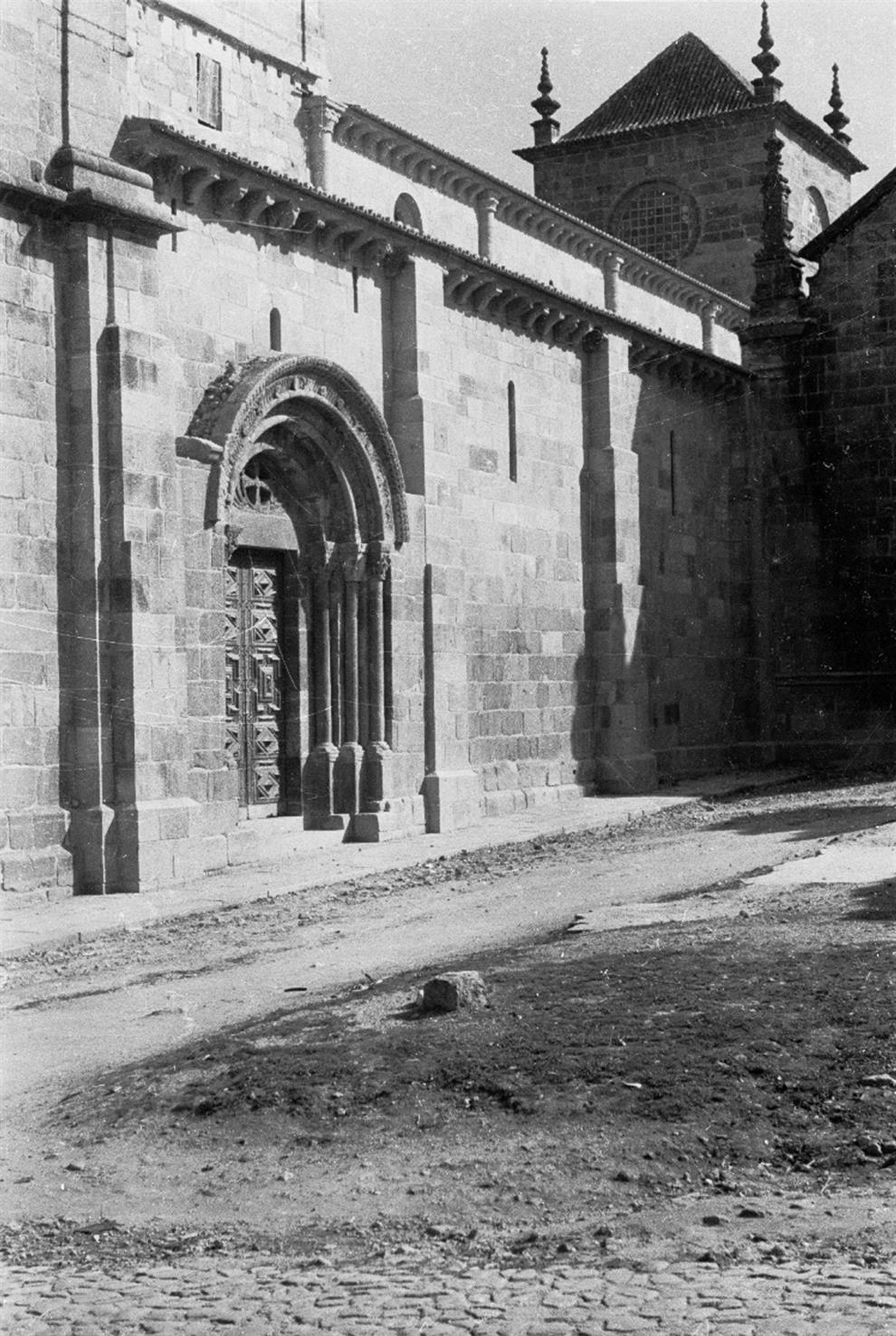 Braga : fachada sul da Sé