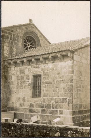 Igreja de Bravães : concelho de Ponte da Barca : capela-mor e rosácea