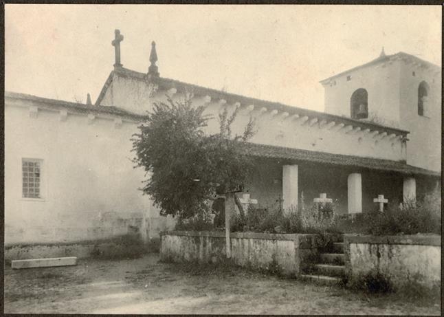 Crasto : concelho de Ponte da barca : vista lateral da igreja matriz