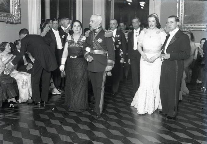 Baile de Gala no Palácio da Bolsa na inauguração da Exposição Colonial do Porto
