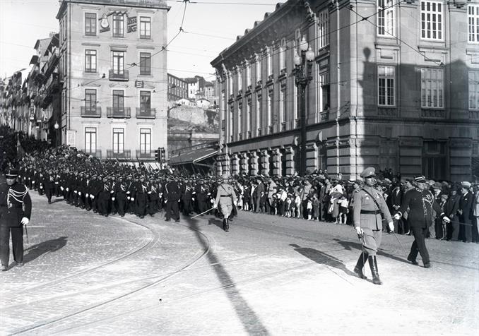 Praça Almeida Garrett no Porto