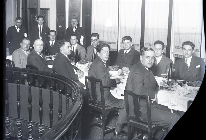 [Grupo de homens]