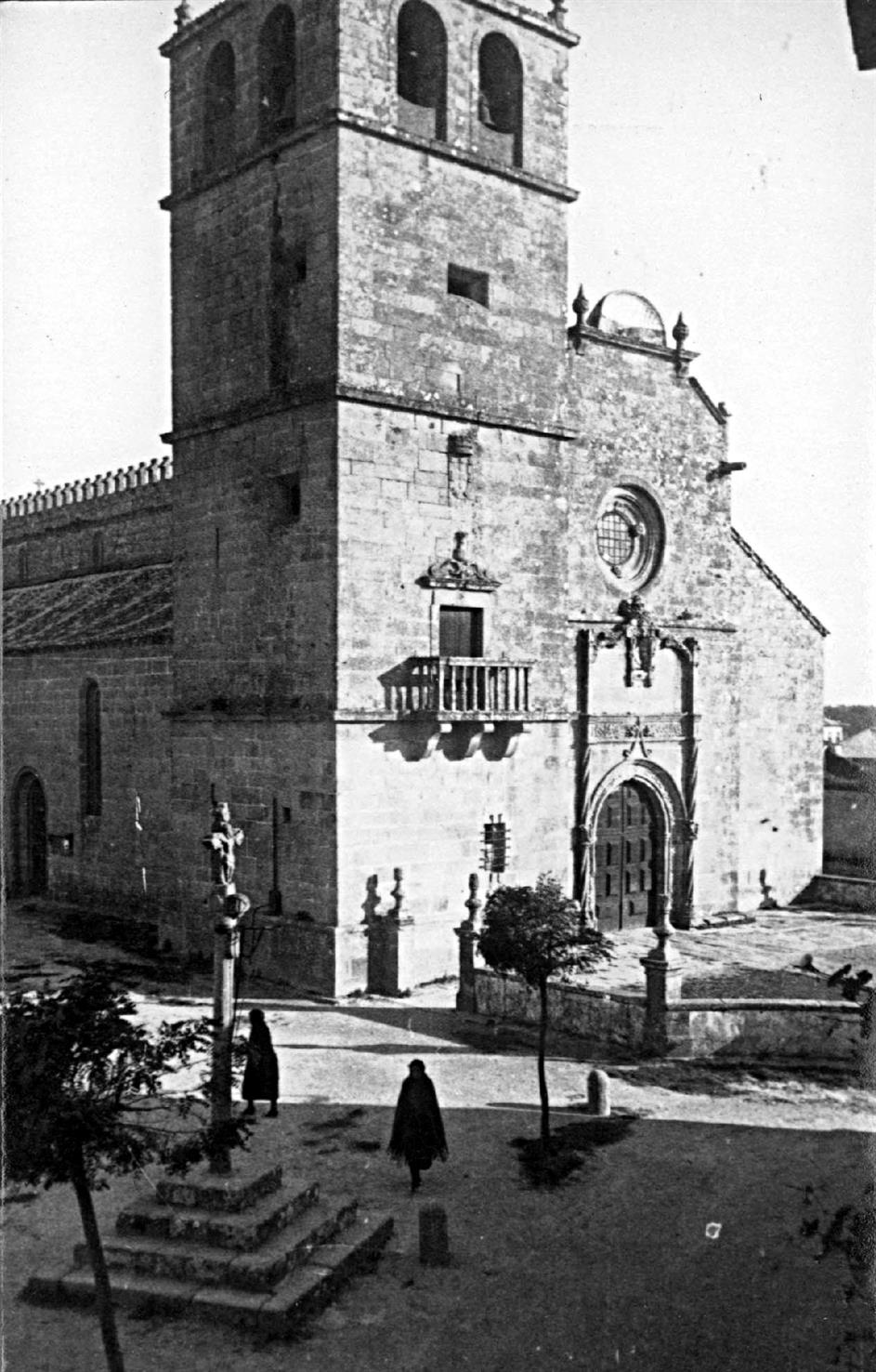 Igreja de Azurara : concelho de Vila do Conde fachada principal