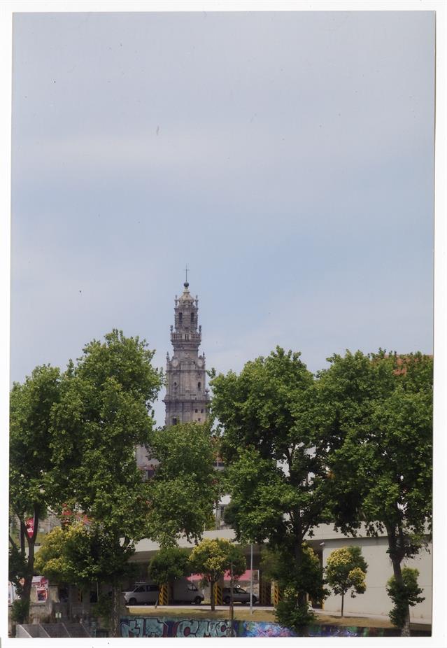 Porto : a Torre da Cidade : nos 250 anos da Torre dos Clérigos : a torre