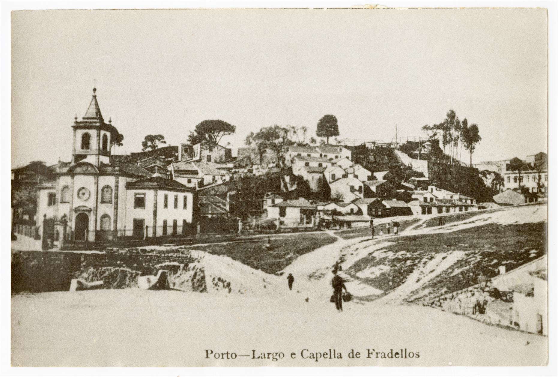 Porto : Largo e Capela de Fradelos